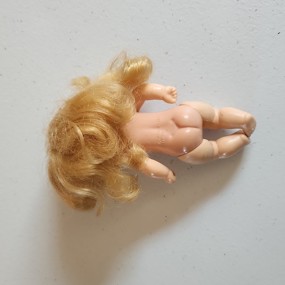 Mattel 1976 Heart Family Toddler Girl Blond Hair Blue Eyes 4 in Vintage Doll - Picture 3 of 4